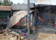 Dua Rumah di Simpang Tigo Pasbar, Hangus Dilahap Si Jago Merah