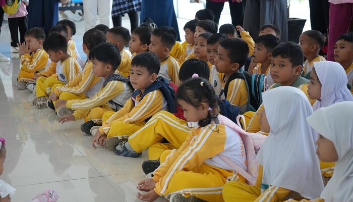 Puluhan Anak TK Belajar Transportasi Publik Melalui Angkutan Rombongan