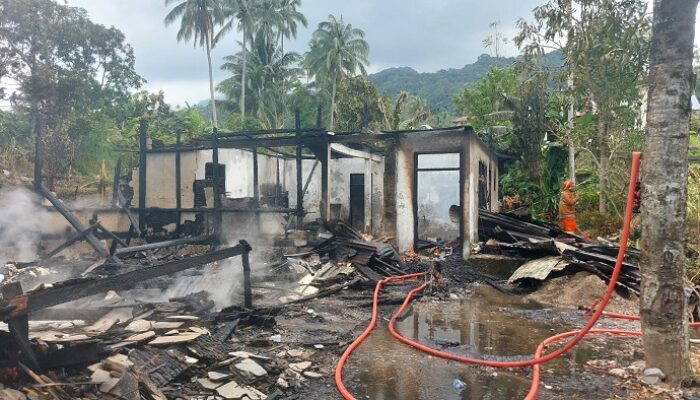 Rumah Semi Permanen Terbakar, Kerugian Capai Rp200 Juta