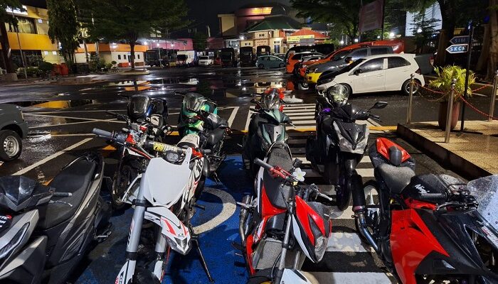 12 Motor dan 2 Mobil Diamankan dalam Razia Kenalpot Brong