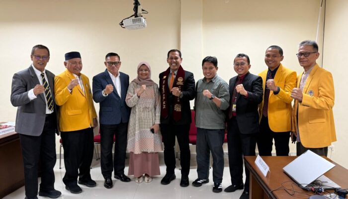 Bukukan Prediket Cumlaude, Septri Resmi Sandang Gelar Doktor