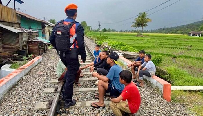 Masyarakat Diimbau Tak Ngabuburit di Jalur Kereta Api, Demi Keselamatan Bersama