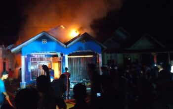 Diduga Akibat Korsleting, Empat Rumah Hangus Terbakar di Pesisir Selatan