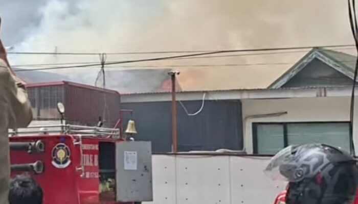 Cafe Tanggal Merah Hangus Dilahap Si Jago Merah, Polisi Selidiki Penyebab Kebakaran