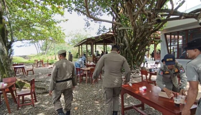 Beroperasi di Siang Hari Saat Ramadhan, Satpol PP Tertibkan Warung Makan