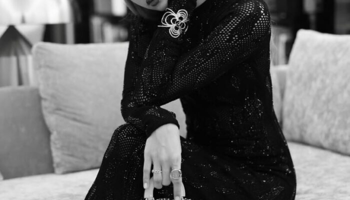 Rose BLACKPINK, Sempat Nyamar jadi Nenek-Nenek Demi Pujaan Hati