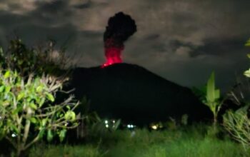 Marapi Erupsi, Semburkan Abu Vulkanik Hingga 3.000 Meter