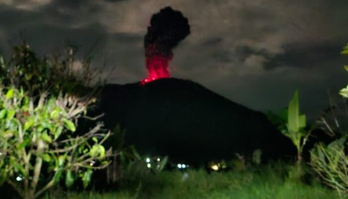 Marapi Erupsi, Semburkan Abu Vulkanik Hingga 3.000 Meter