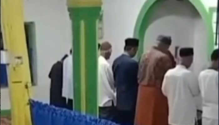 Jalani Tarawih Tadi Malam, Jemaah Tarekat Naqsyabandiyah Mulai Berpuasa Hari Ini