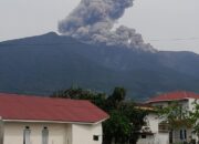 Gunung Marapi Erupsi Sore Ini, Tinggi Kolom Abu Capai 1.500 Meter