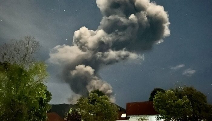 Gunung Marapi Kembali Erupsi, Warga Dilarang Masuk Radius 3 Km