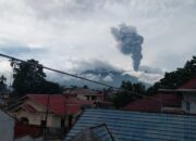 Erupsi Lagi, Tinggi Kolom Letusan Gunung Marapi Capai 1,6 Kilometer